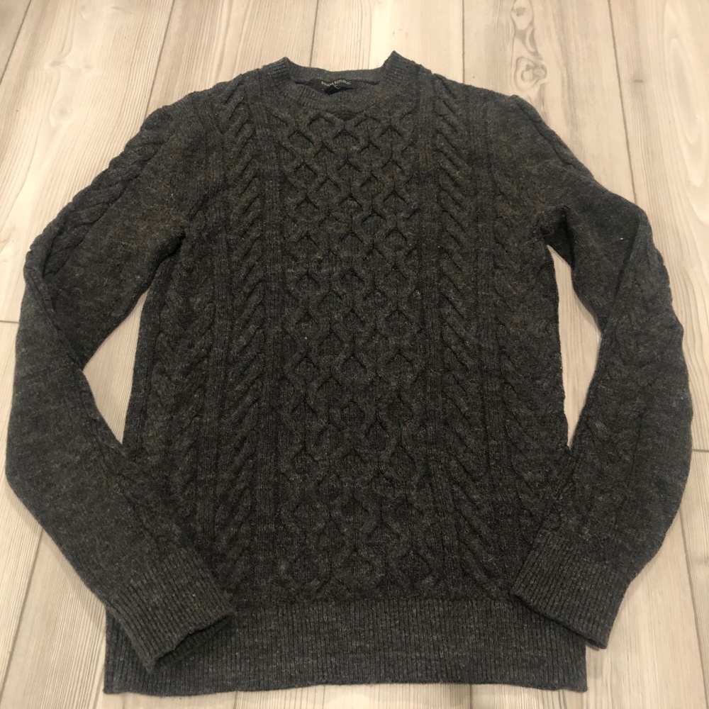 Banana Republic Men's  Grey Sweater - Small